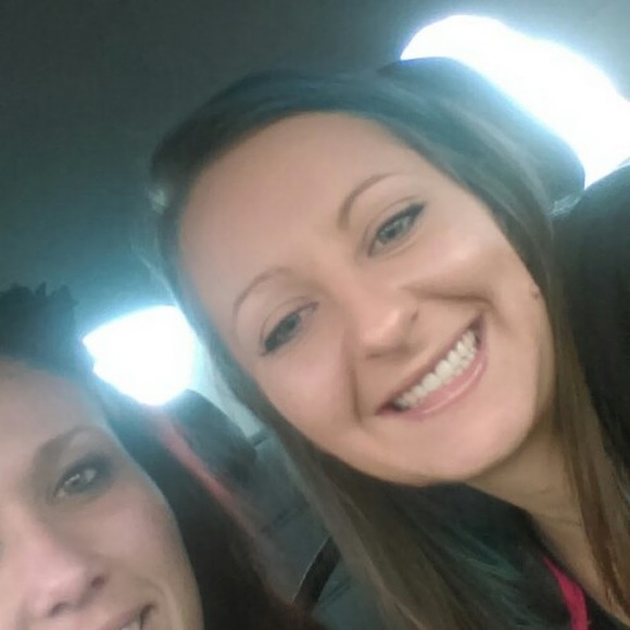 Meet your Posher, Jessica - Picture 1 of 1